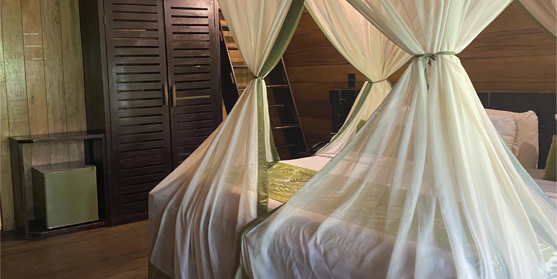 on-vacation-colombia-destino-amazonas-hotel-amazon-habitacion-doble-1920x960px 4