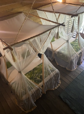 -Cama King-Sala con sof&aacute; y cafetera-WiFi, caja fuerte, aire acondicionado, TV-Tina o ducha, amenities, secador de cabello-Minibar, balc&oacute;n, tel&eacute;fono y escritorio
Ver m&aacute;s
Junior Suite